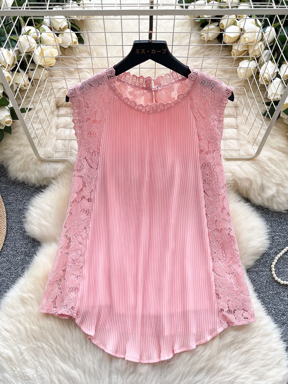 

Chic Lace Splice round Ne Svel irt Women's Summer Lightweight Luxury Lady Loose Ele irt Trendy Korean Sle