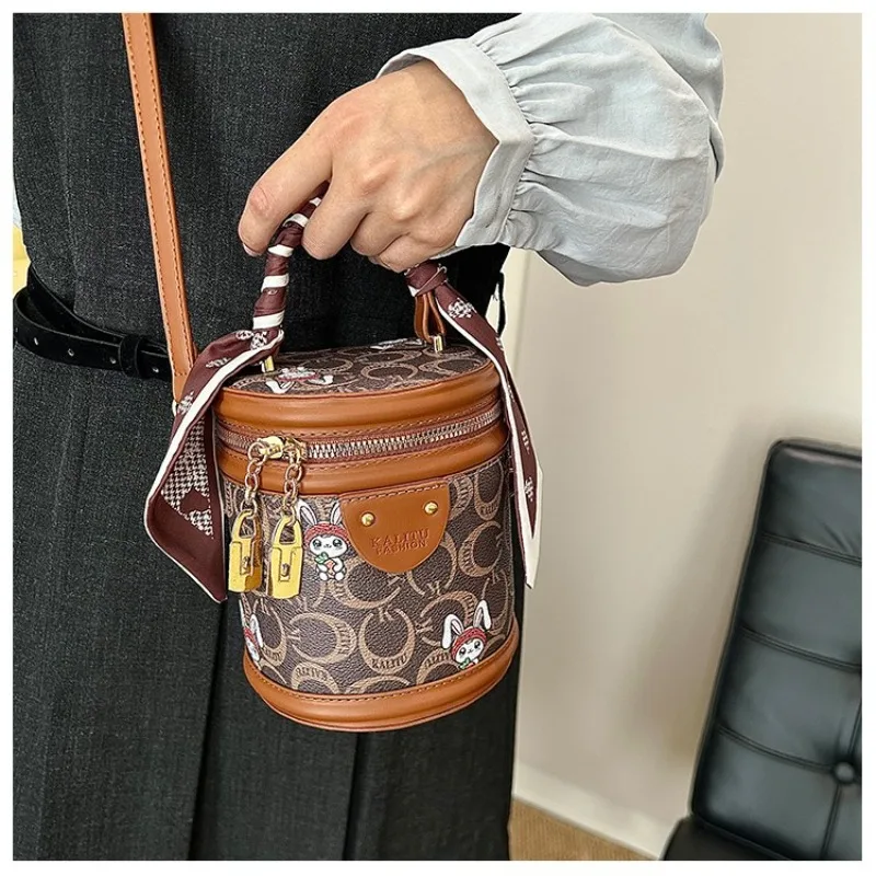 

Women's Bag, Light Luxury Brand Portable Shoulder Bag with Elegant Temperament and Versatile Functions