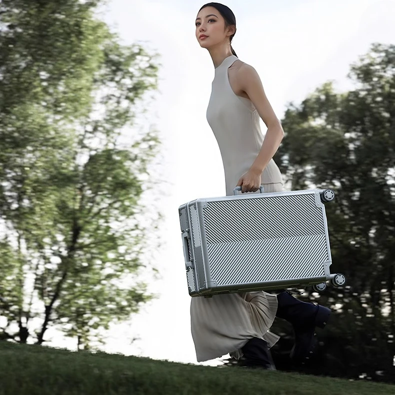 Suitcases on Wheels Aluminum Magnesium Alloy Wide Trolley Suitcase Large Capacity Spinner Wheels Travel Suitcase Luxury Luggage
