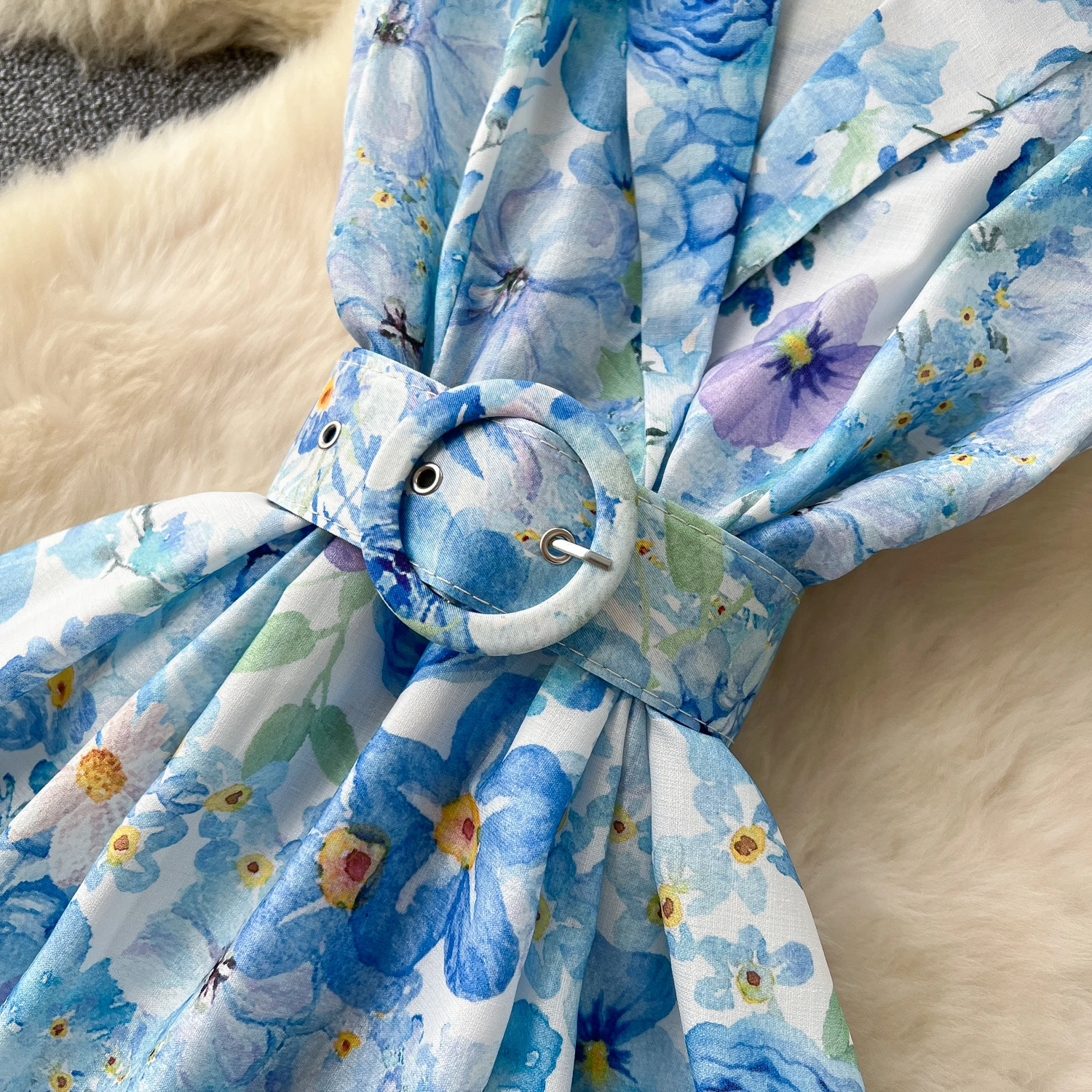 فساتين صيفية للعطلات بصدر واحد وياقة مدببة ملابس نسائية رائعة بحزام مطبوع عليه زهور فساتين طويلة للحفلات