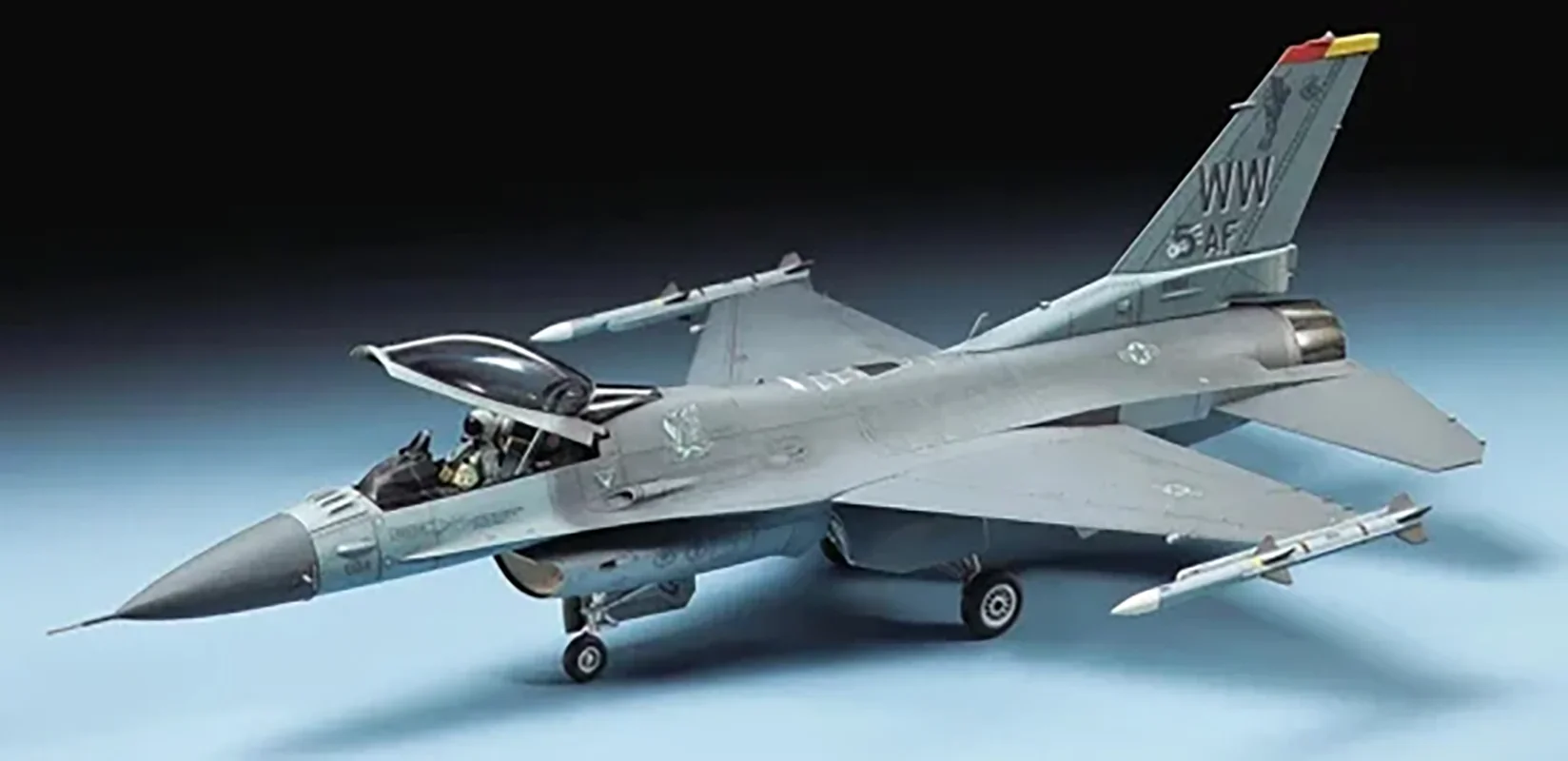 Tamiya 60786 U.S. Lockheed Martin F16CJ Block 50 Fighting Falcon Assembly Model Building Kits for Model Kits Hobby DIY