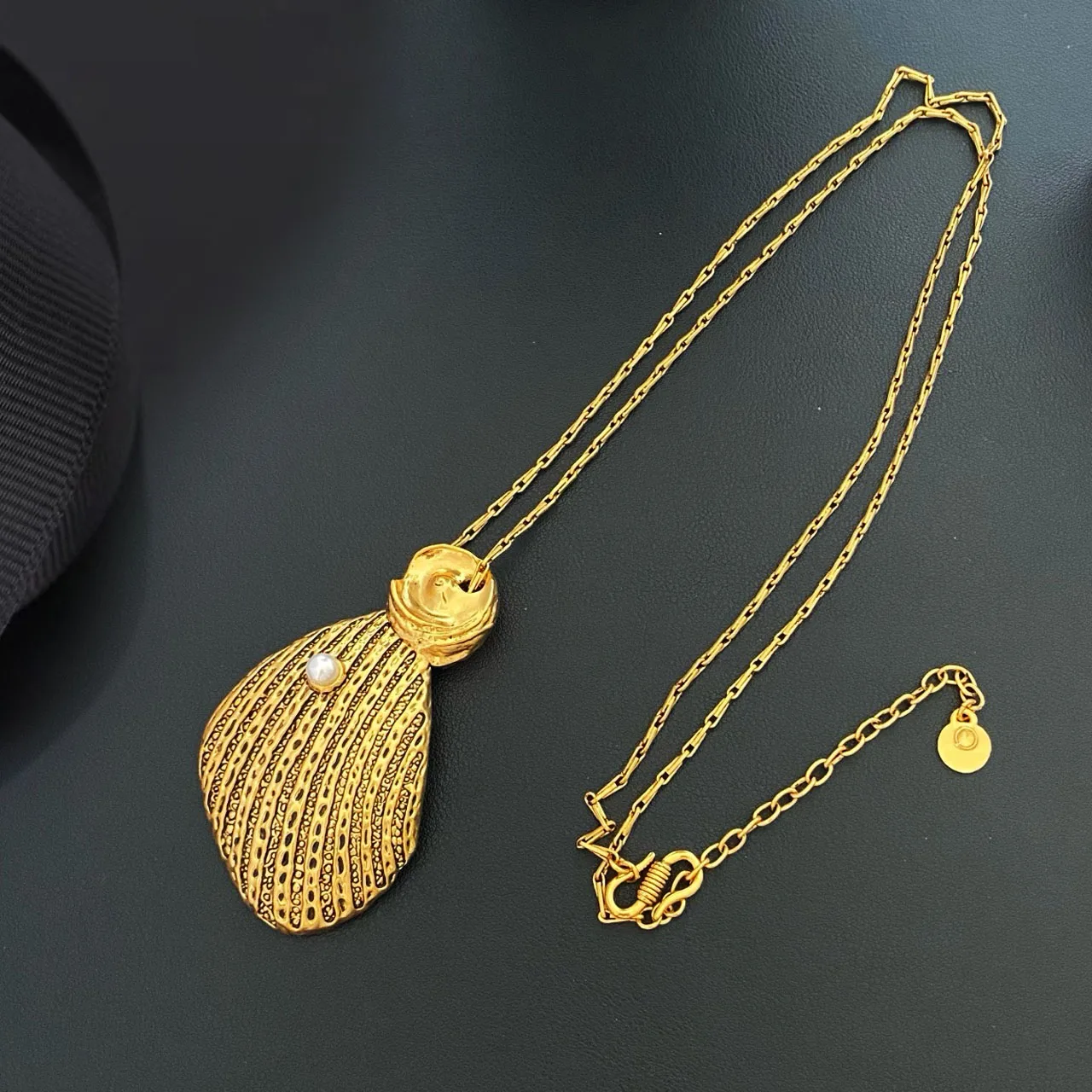 

Jewelry & Accessories Beach Vacation Style Pearl Shell Shape Necklace As A Team Gift For Women