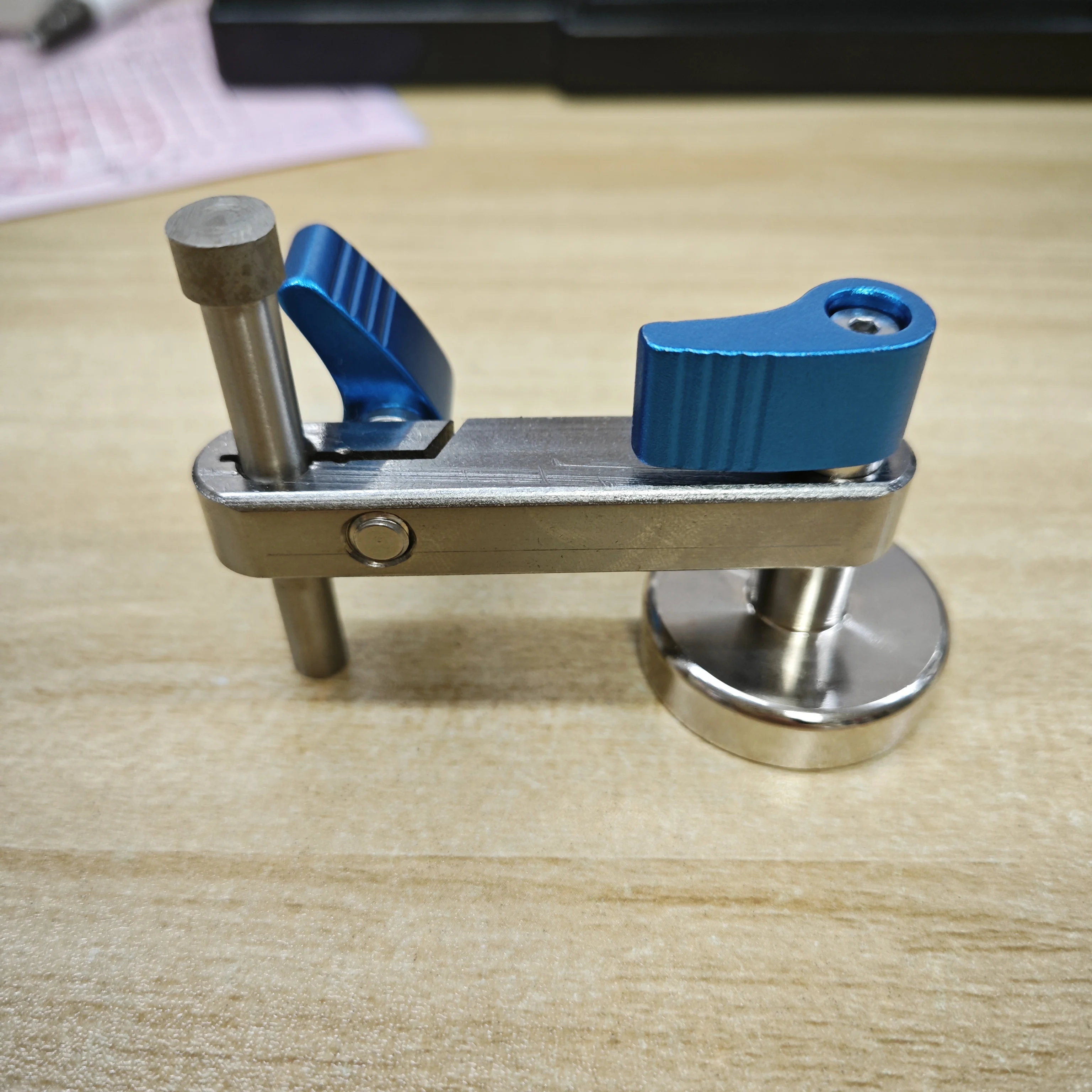 CNC Workpiece Locator Auxiliary Self Centering Vice Vise Magnet Locator Positioner Parallel Magnetic Suction Auxiliary Vise Vice