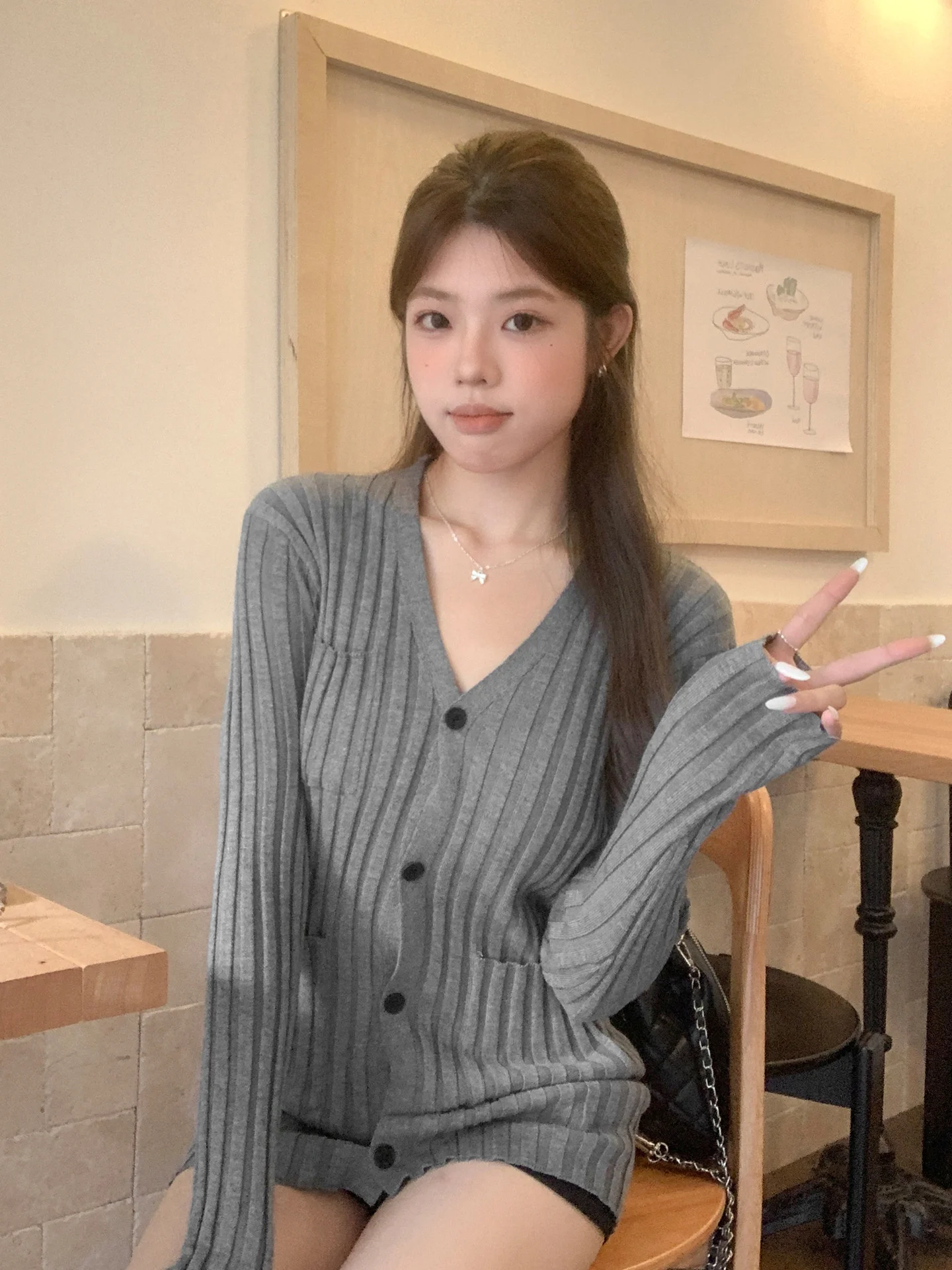 

Женские трикотажные кардиганы средней длины, осенние, минималистичные, облегающие, с жемчугом, с капюшоном, полуворотником, круглым вырезом, рукавами-фонариками, контрастные, в стиле Y2K