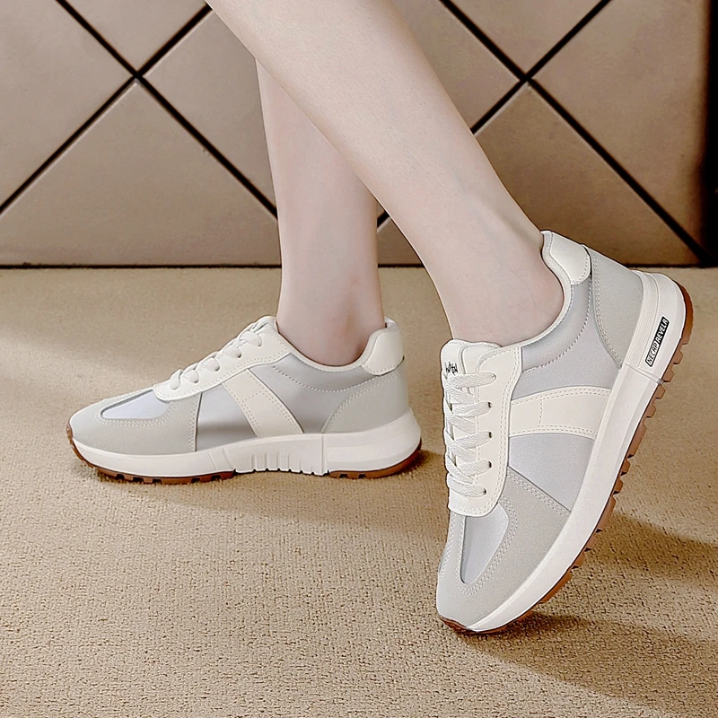 Size 35-42 Women‘s Wide Fit Leather Military Style Sneakers Female Students Casual Walking Shoes for Daily Wear