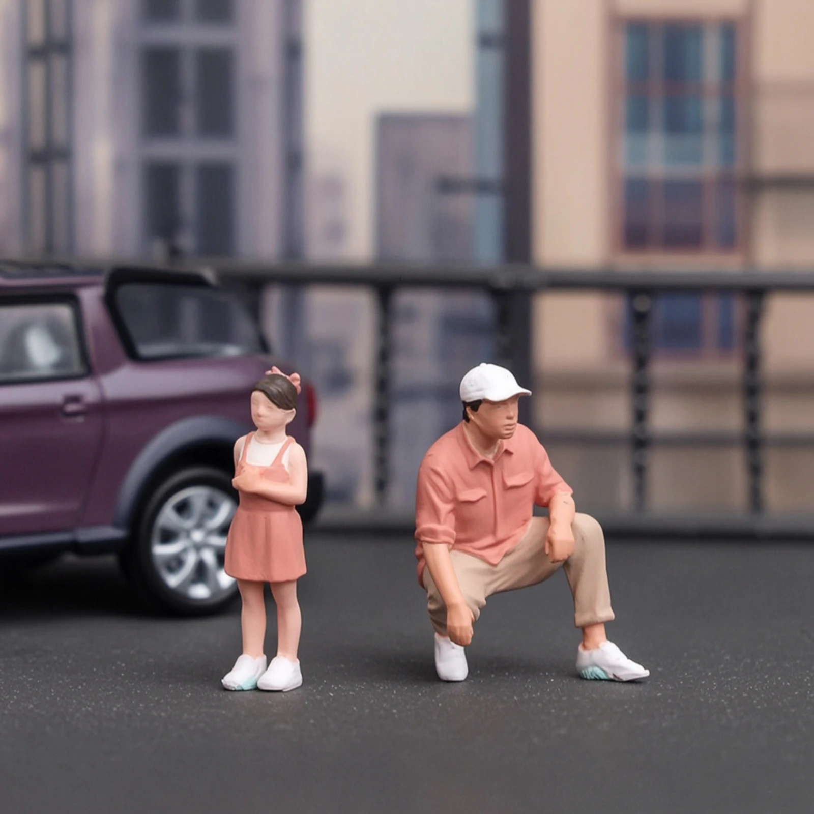 2 Pieces Father and Daughter Figurines Painted Miniature People Figurines Miniature People Figures Realistic for Hobbyists