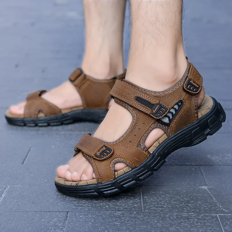 Sandalias clásicas de cuero genuino para hombre, calzado de malla hecho a mano para exteriores, zapatillas de cuero de Metal suave y transpirable, Verano