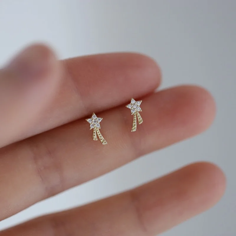 

CCFJOYAS стерлингового серебра 925 пробы, мини-милые серьги со звездами для девочек, минималистичные серьги для пирсинга золотого, серебряного цвета с пятиконечной звездой