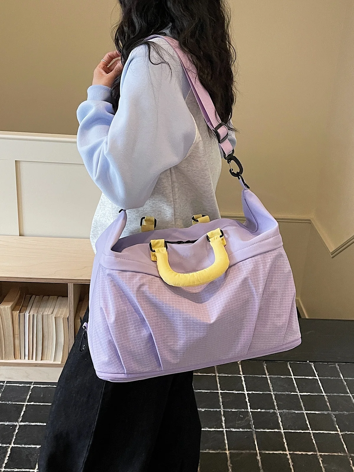 casual-large-capacity-lightweight-travel-bag-women's-handbag-korean-style-checkered-bag-suitable-for-air-travel-leisure-bag