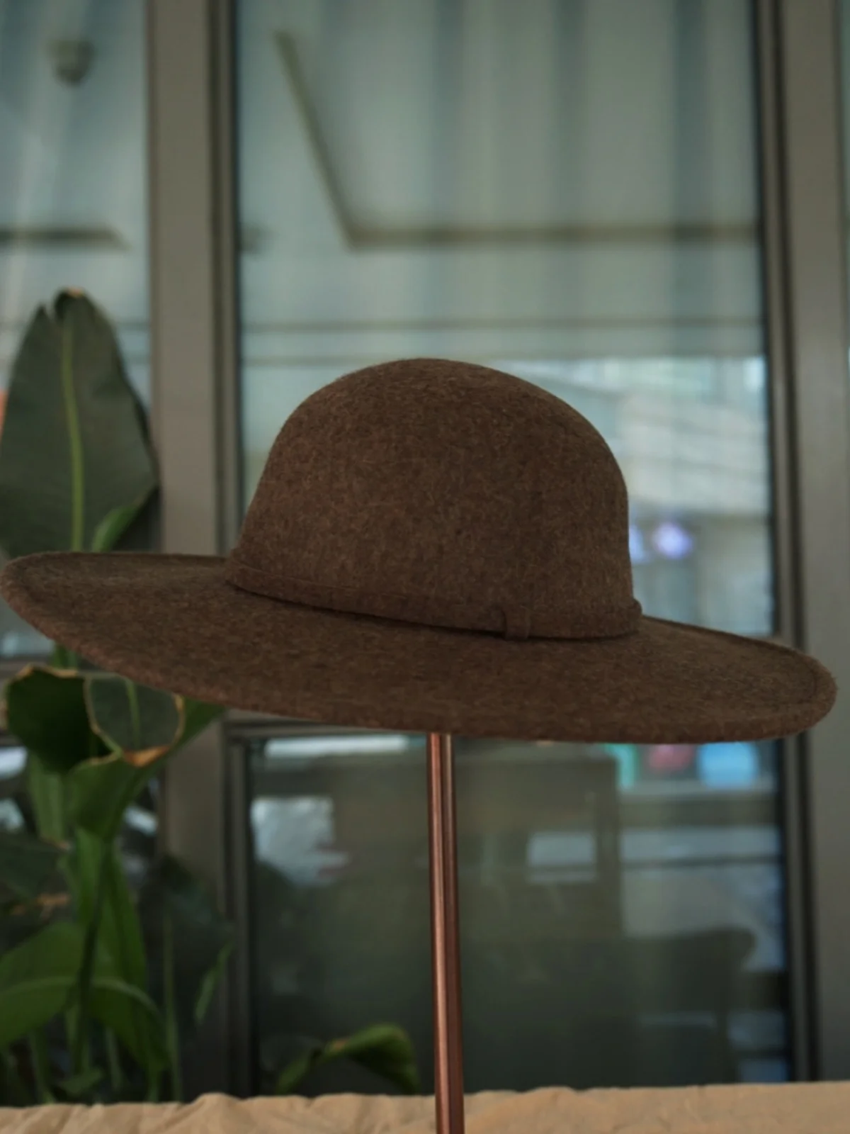 女性用ワイドブリムラウンドトップウールハット-秋冬-ブリティッシュレトロ-シンプル-ブラック-ブラウン-フェルト-ギフトハット-若者-中年-ストリートスタイル