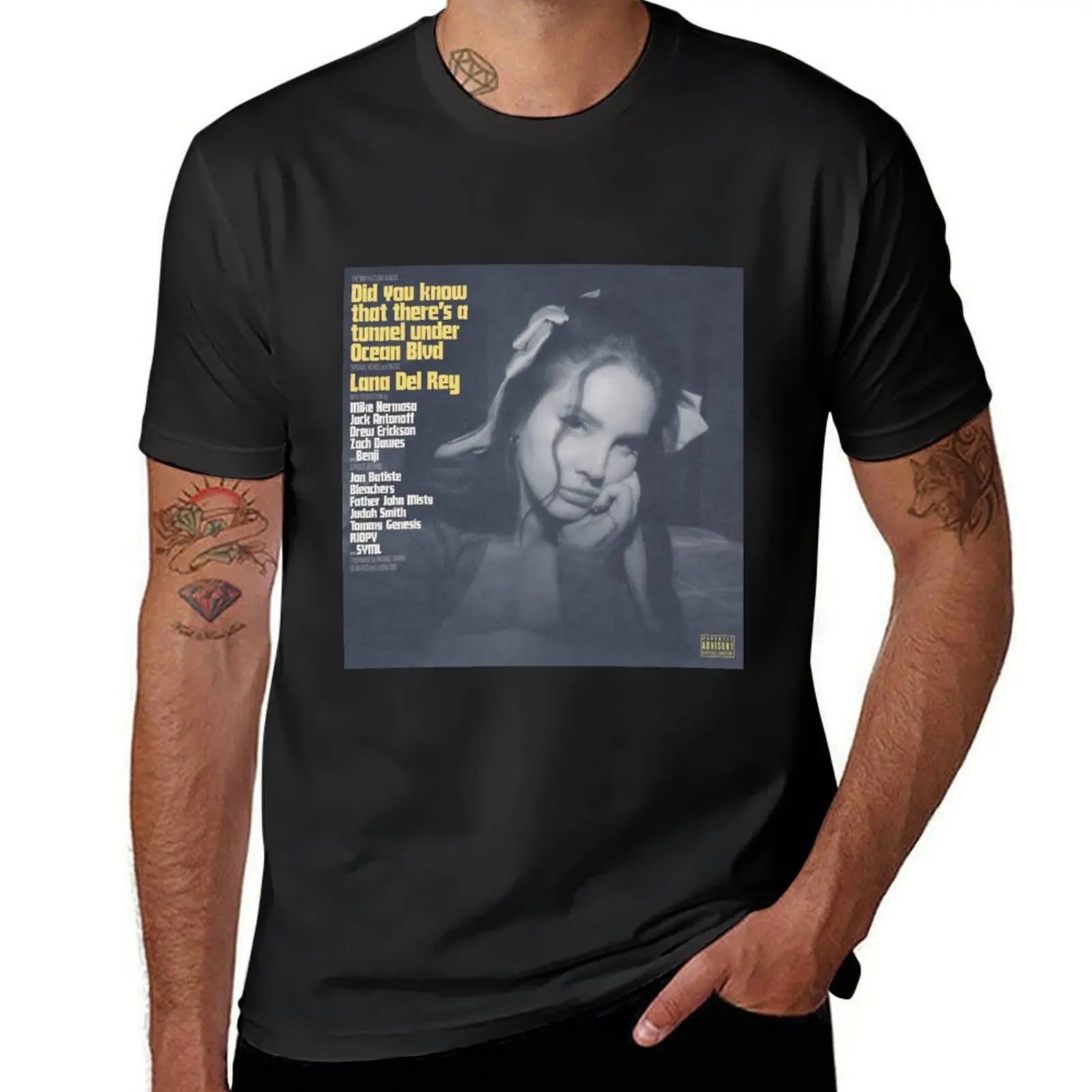 

Portrait Girl Beauty Smile Cute Did You Know That There's A Tunnel Under Ocean Blvd T-Shirt custom t shirt Men's t-shirts