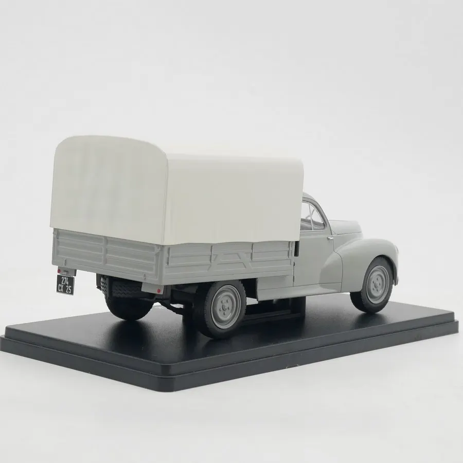 Diecast Ixo 1:24 Scale Peugeot 203 1957 Small Truck Alloy Car Model view 4