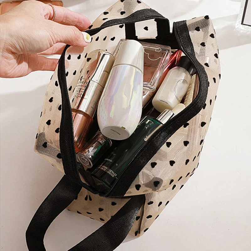 กระเป๋าแต่งหน้าตาข่าย 5 ชิ้น, กระเป๋าแต่งหน้ารูปหัวใจ, กระเป๋าเก็บของแบบถือ, กระเป๋าใส่อุปกรณ์อาบน้ำที่สะดวก