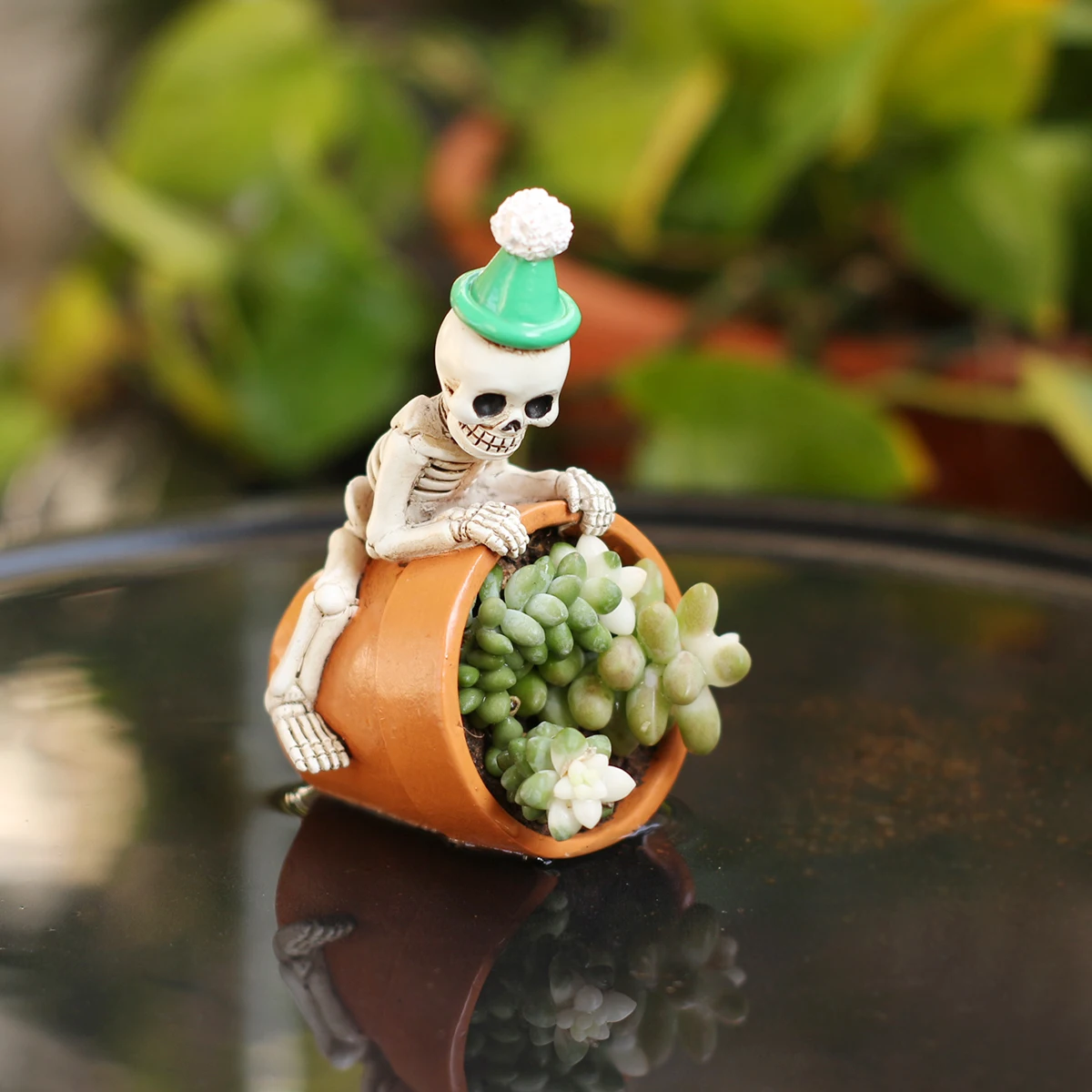 1pc Creative Skeleton Leaning Tilted Flower Pot Resin Succulent Planter Halloween Gothic Decor