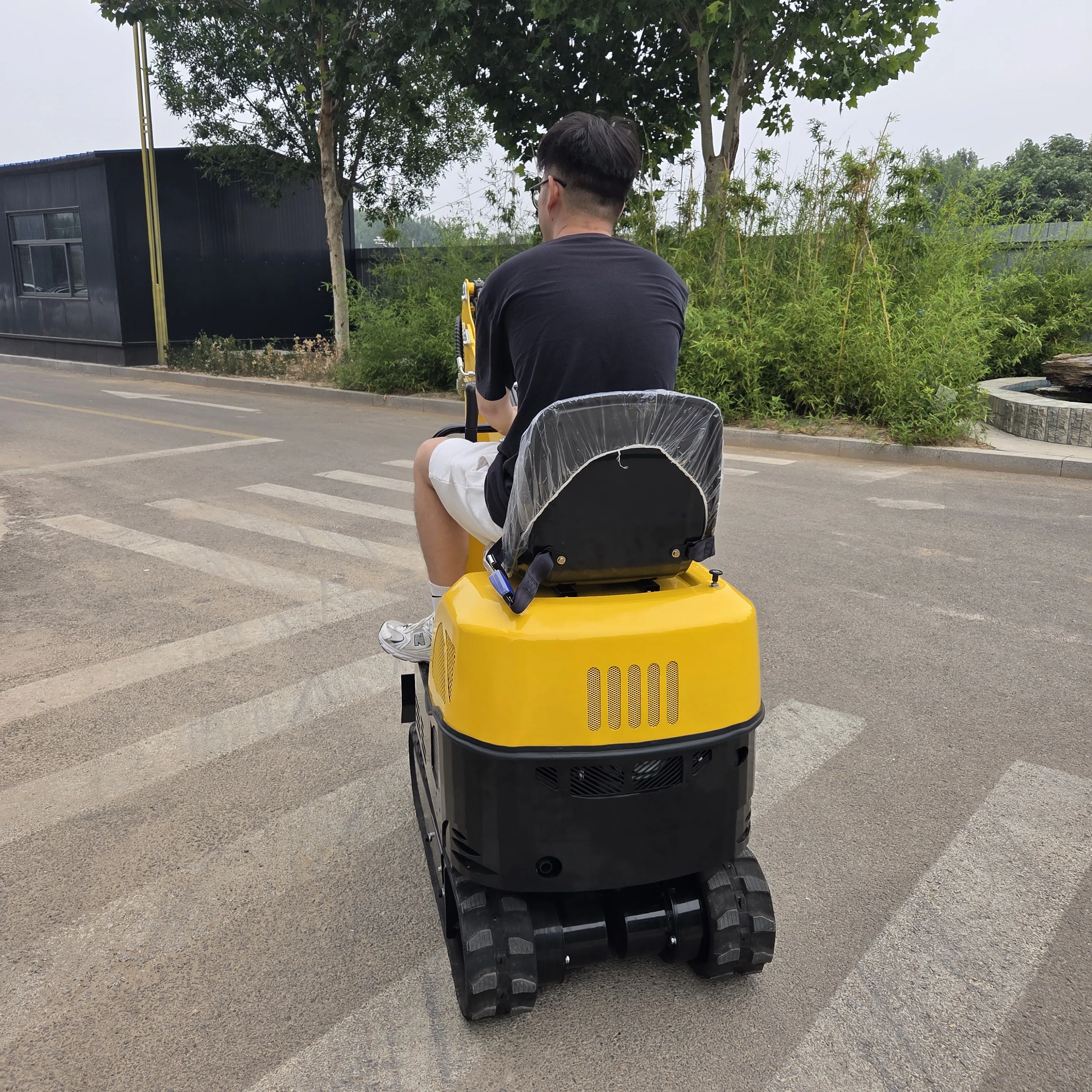 ZNW - 08 PRO Mini Excavator، حفار للاستخدام المنزلي 800 كجم مع دلو 0.013 م 3، محرك 6.5 كيلو وات لمهام الحفر في الحديقة والمزرعة