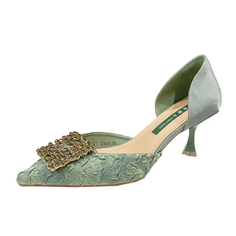 Chaussures simples en soie pour femmes, chaussures simples à boutons carrés et diamants d'eau, talons hauts pointus polyvalents, talons fins, chaussures de travail à bouche peu profonde, nouvelle collection