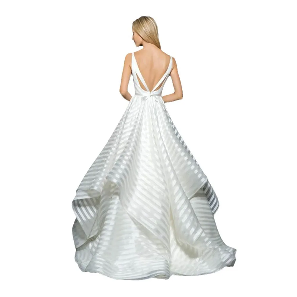 2025 新しい背中の開いたレースミッドウエスト小さな尾美しい光高級白新鮮なシンプルなウェディングドレス