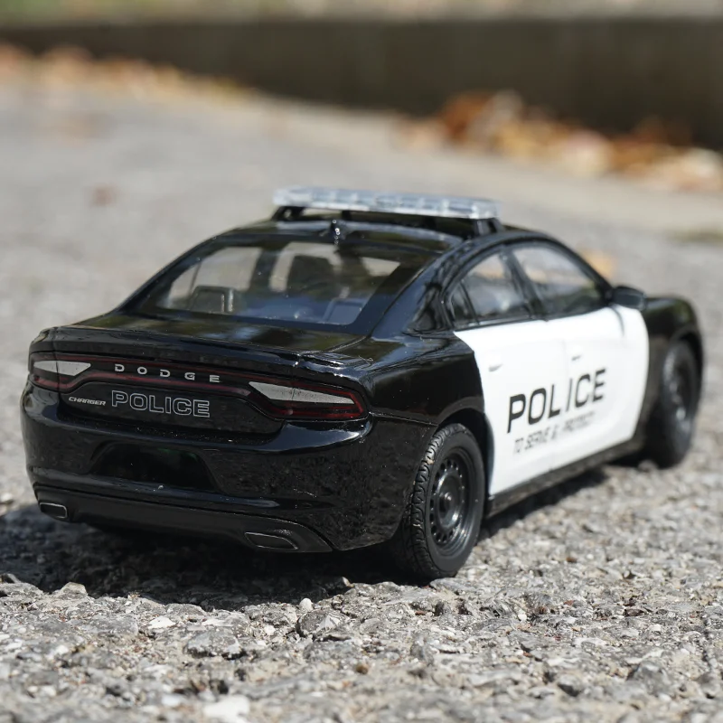 WELLY 1:24 2016 Dodge Charger Pursuit Alloy Police Car Model Diecasts Toy Metal Sports Car Model High Simulation Gifts