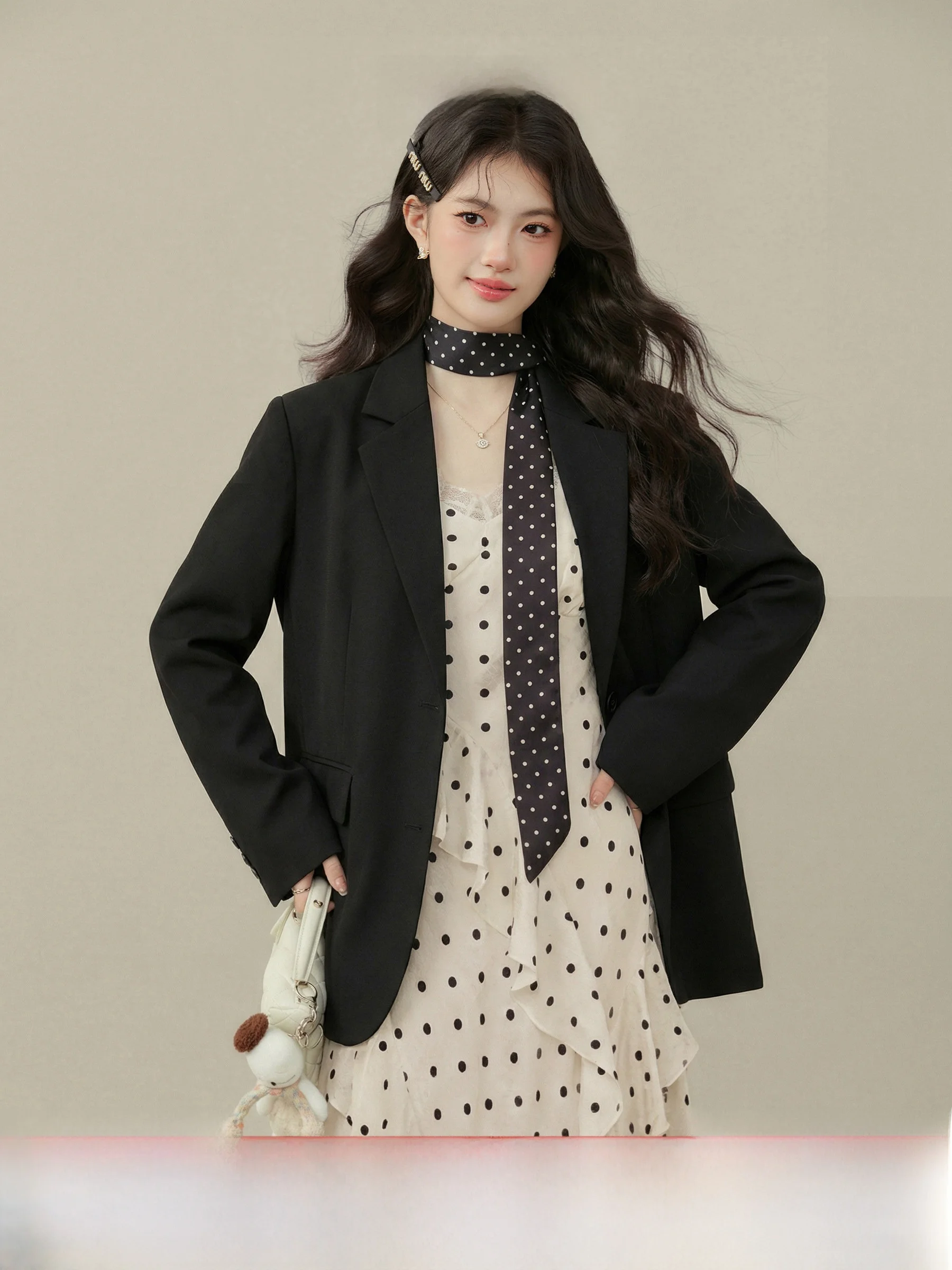 

High Quality Casual Loose Women's Black Suit Jacket for plus Size Spring Fashionable Stylish Short Top by Wang Wei