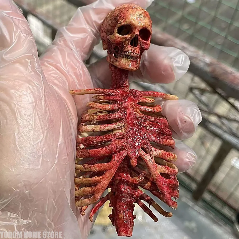 Realistic Blood Skull Statue, Handcrafted Horror Decor 1:6 1:12 Scale for Halloween Party & Collection