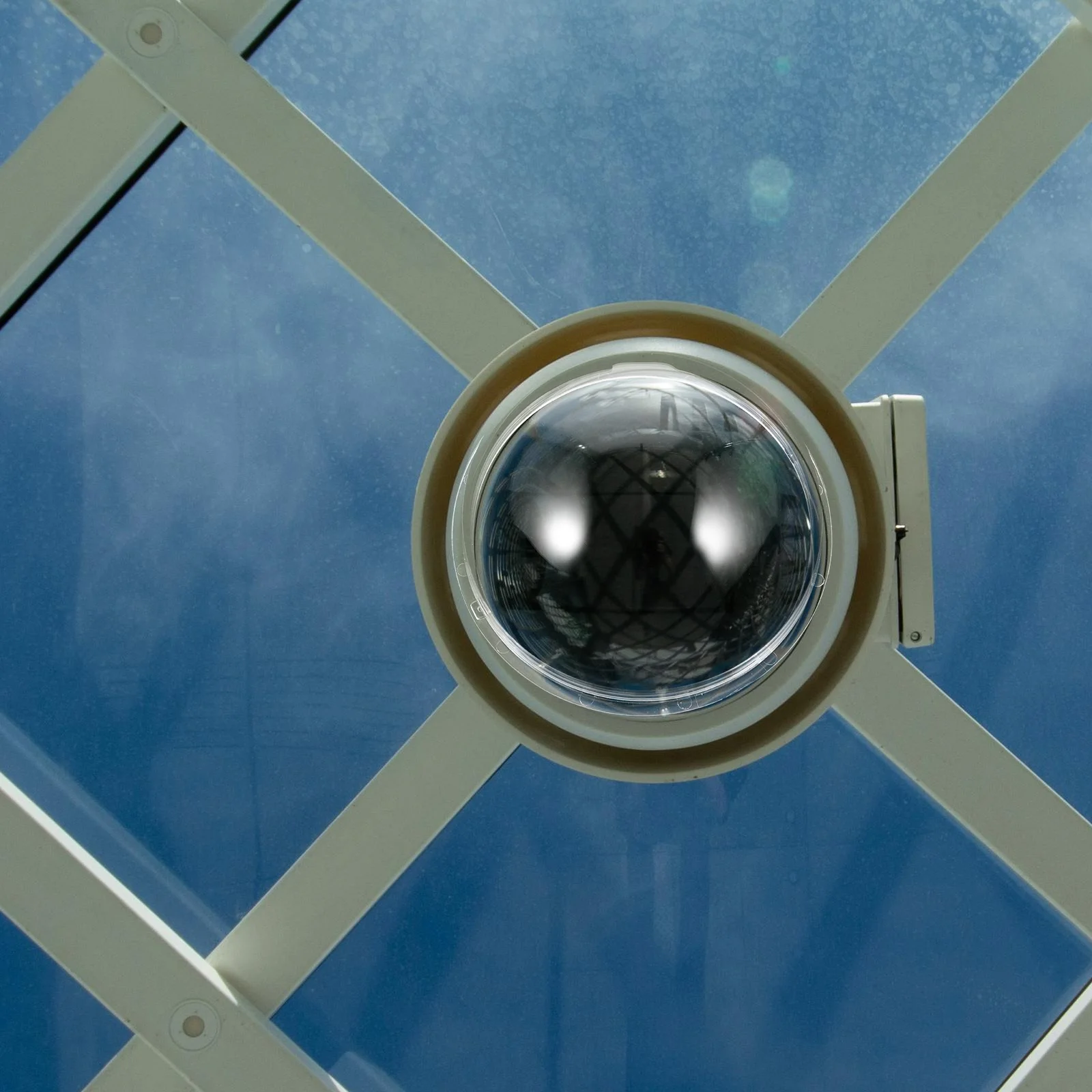 

Security Dome Cover Weatherproof Outdoor Protector Dustproof Rain Shield for Durable Hard Hat