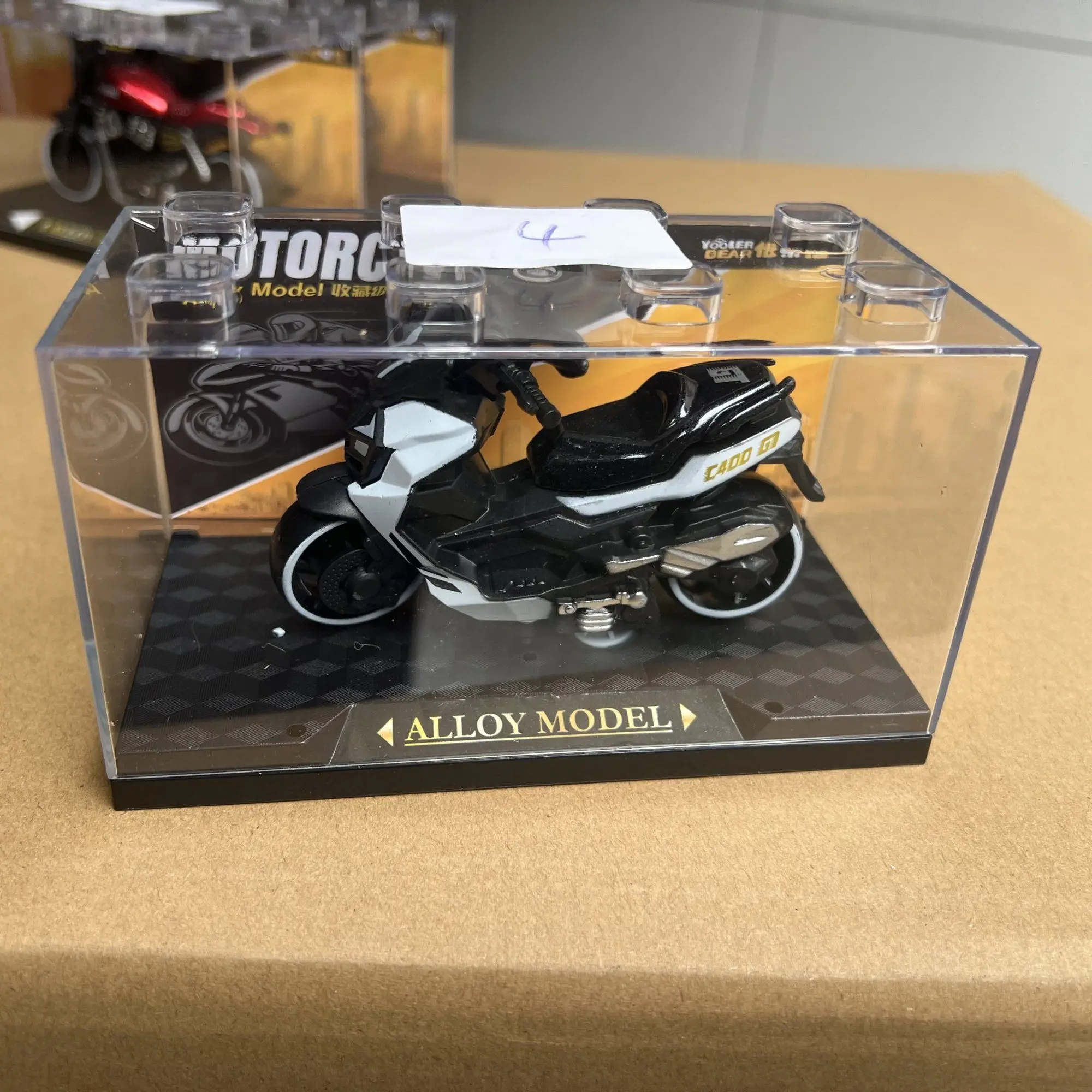 디스플레이 박스가 포함된 최신 멋진 합금 리바운드 클래식 복고풍 오토바이, 소년의 수집용 장난감 자동차 시뮬레이션 모델 선물
