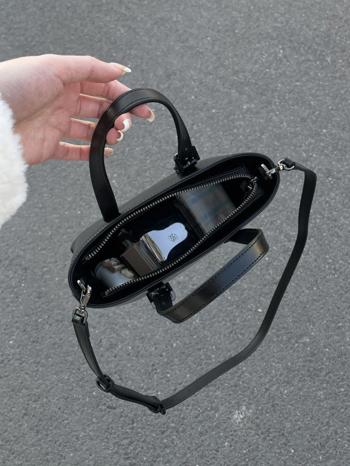 حقيبة يد نسائية عصرية متعددة الاستخدامات 2025، حقيبة كتف جديدة للتنقل اليومي، حقيبة يد عالية الجودة من الجلد الصناعي