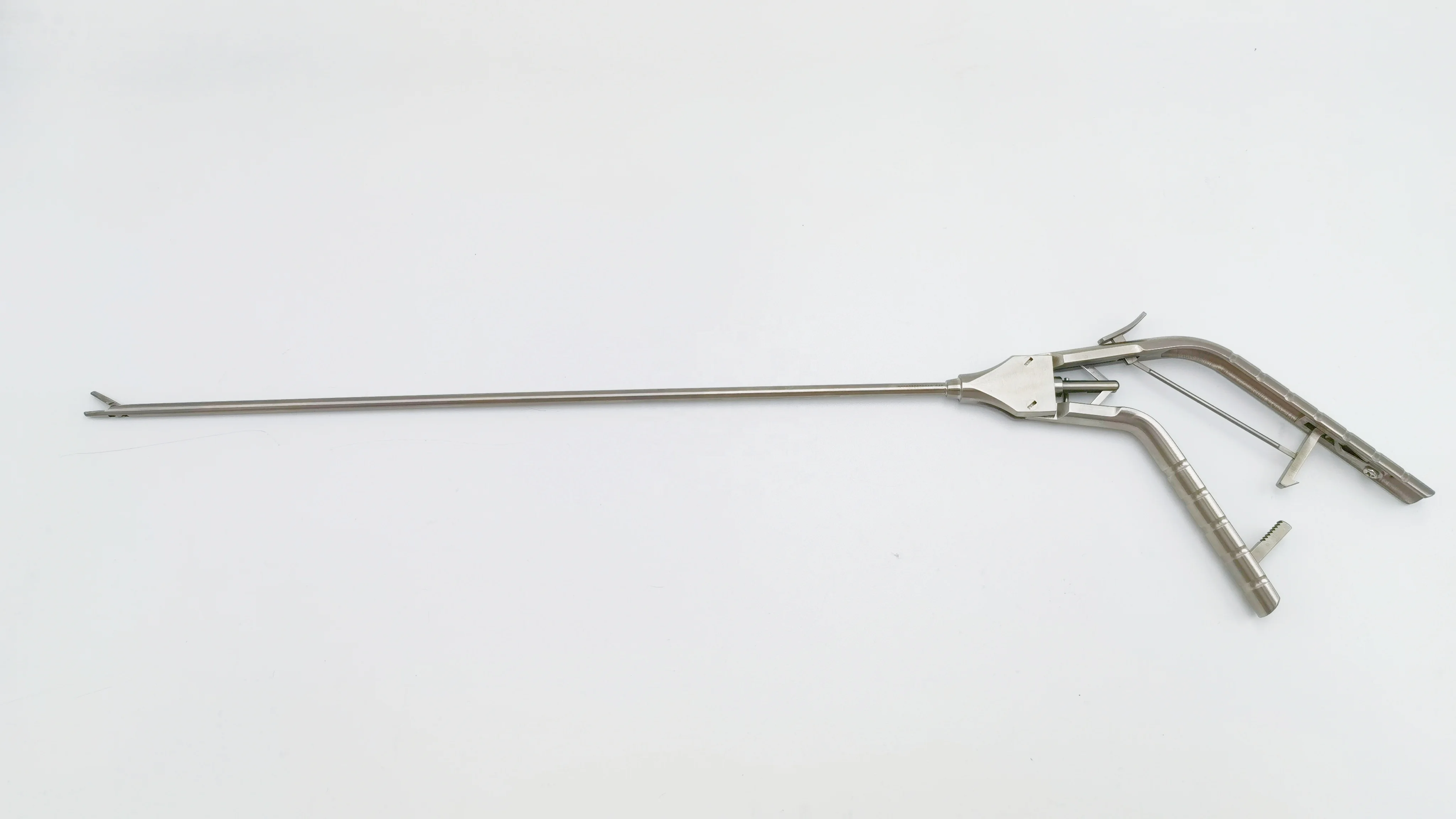 Instrumentos laparoscópicos, Pinça-Segurar Agulha, Em forma de V, O Shaped