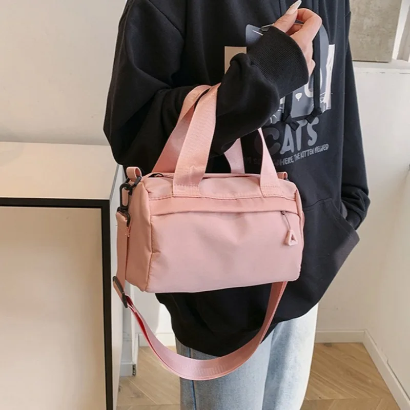 

1pcs Fashion Large Capacity Nylon Shoulder Bag Multipurpose Lightweight Outdoor Travel Casual Daily Commuter Crossbody Bag