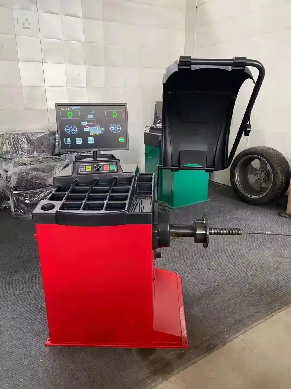 China Supplier Shuangrui Brand Vehicle Equipment Automatic Wheel Balancer for Car and Truck Vehicle Balancer