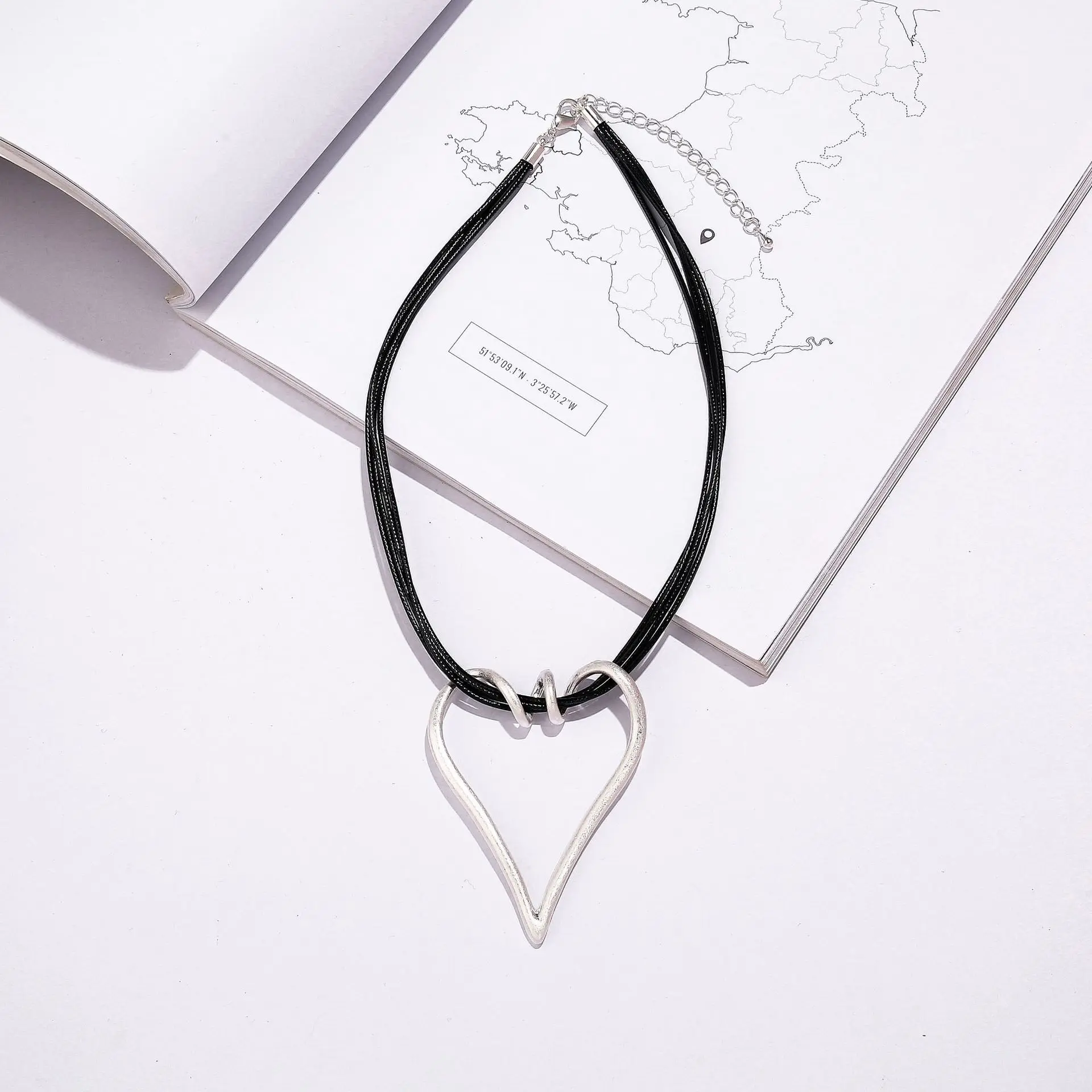 DIY accessories popular jewelry European and American personality fashion irregular geometric peach heart love women's alloy