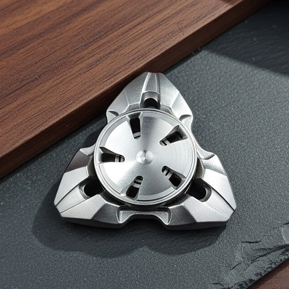 NOVO Studio Lambo Mini Fidget Spinner à trois lames, jouet anti-Stress, jouets gyroscopiques pour adultes, accessoires de bureau