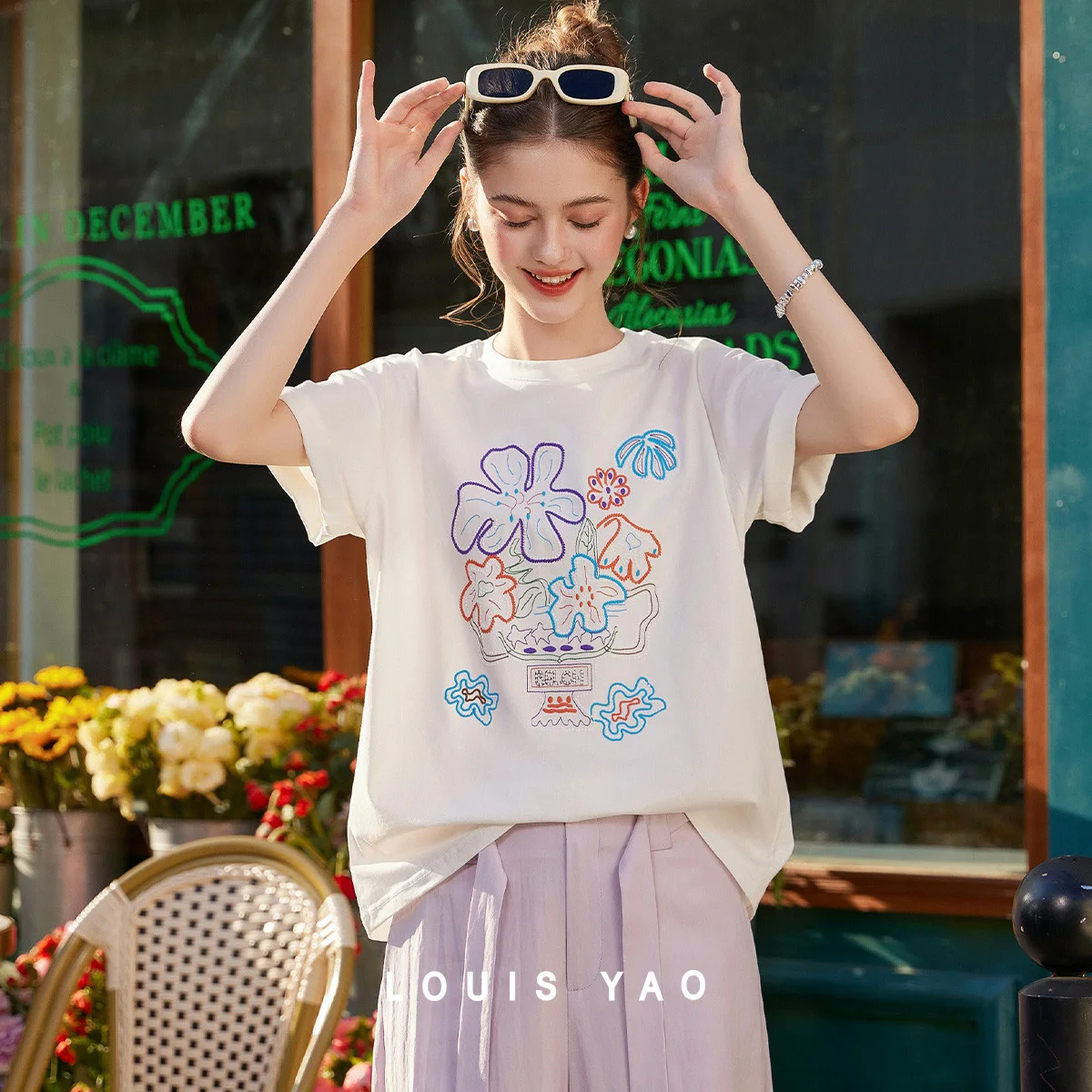 

LOUIS YAO Colorful Embroidered Short Sleeve Shirt 2026 Spring/Summer T-Shirts Fun Age-Reducing Round Neck Loose Fit Women's Tee
