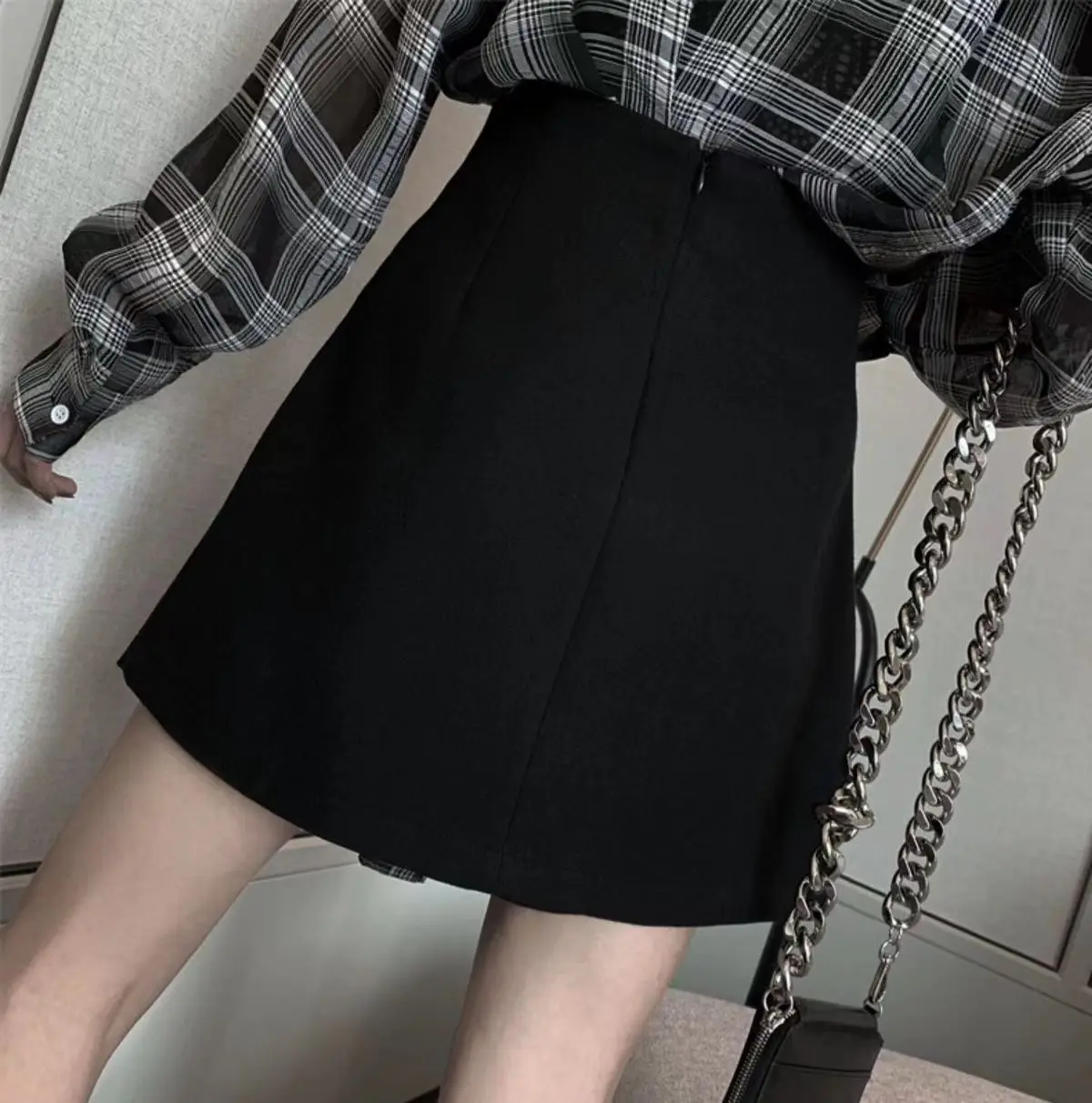 Fashion Zipper Folds Solid Color Asymmetrical Pleated Skirts Women's Clothing 2024 Summer New Loose Office Lady Irregular Skirts