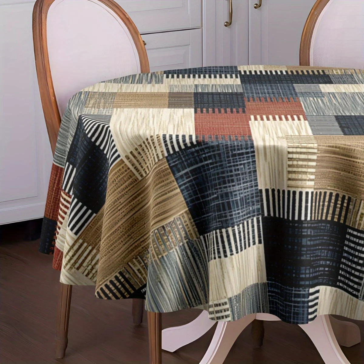One piece of retro-style polyester tablecloth, featuring woodblock printing, available in multiple colors.zyc