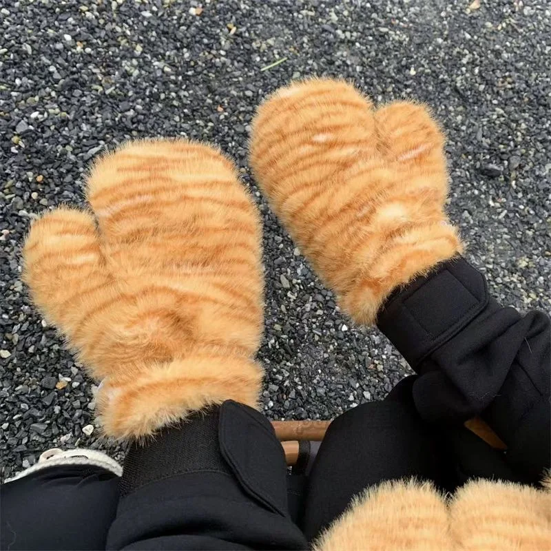 Plush Tiger Pattern Warm Gloves, Women's Cute Winter Wool Thickened Student Cycling Anti Cold Cartoon Multifunctional Trend