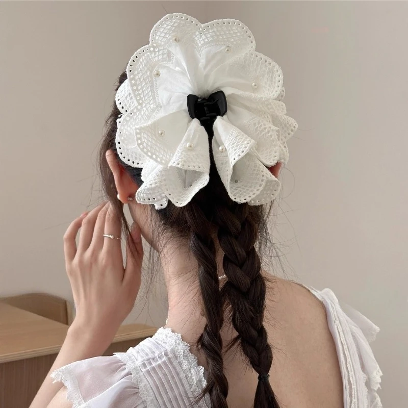 

Korean French Ethereal White Lace Pearl Flower Claw Clip, Low Ponytail Octopus Clip for Women, Aesthetic Hair Accessory