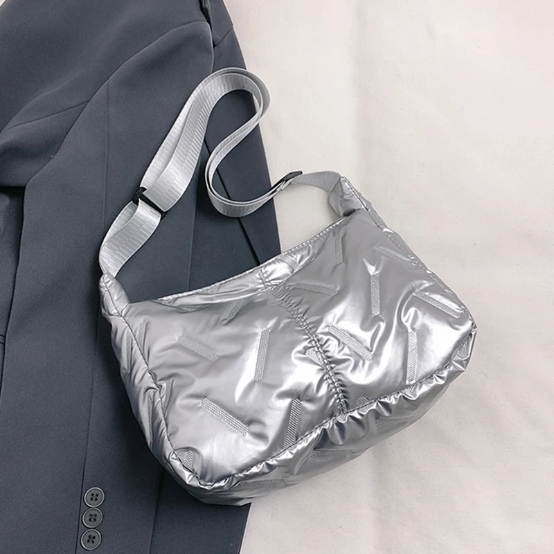 Mode Puffy Hobo Bag Daunen Tote Handtaschen Frauen Stepp Tote Tasche Große Kapazität Gepolsterte Schulter Tasche Casual Winter Pendeln Tasche – Detail 24