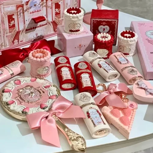 Imagen 2 del producto Flower Knows ALL IN ONE Kit de maquillaje paleta facial profesional completa rubor sombra de ojos crema de labios juegos de perfumes sólidos