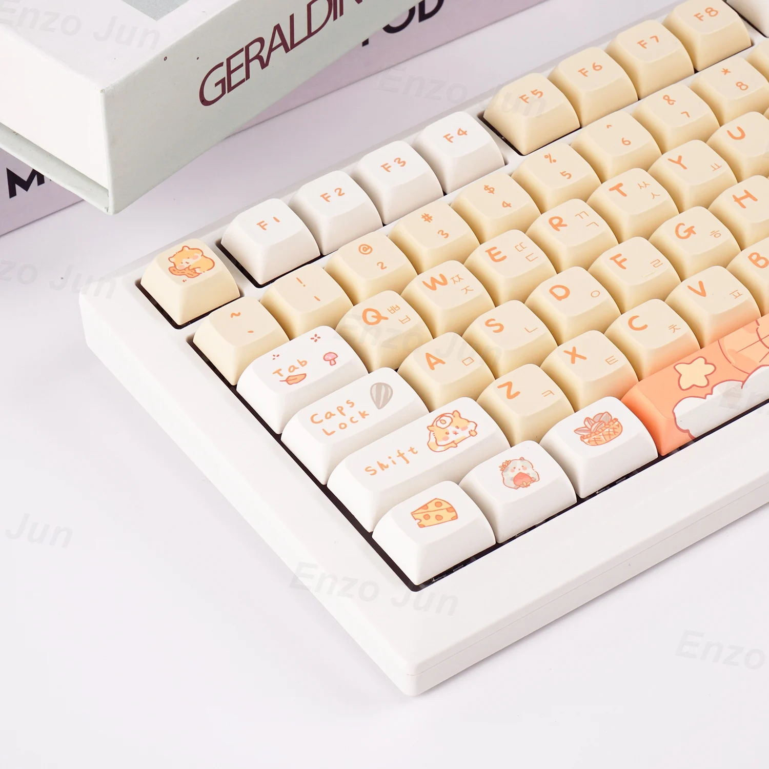 Imagem -04 - Cute Squirrel And Rat Theme Keycaps Pbt Dye Sublimation Coreano Personalizado Faça Você Mesmo Keycap para Jogos Teclado Mecânico 131 Chaves