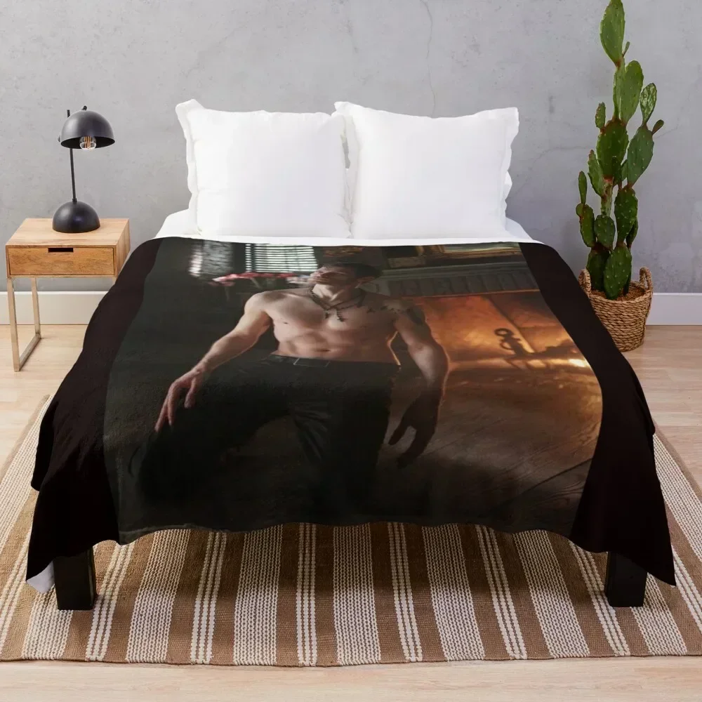 

klaus mikaelson Throw Blanket