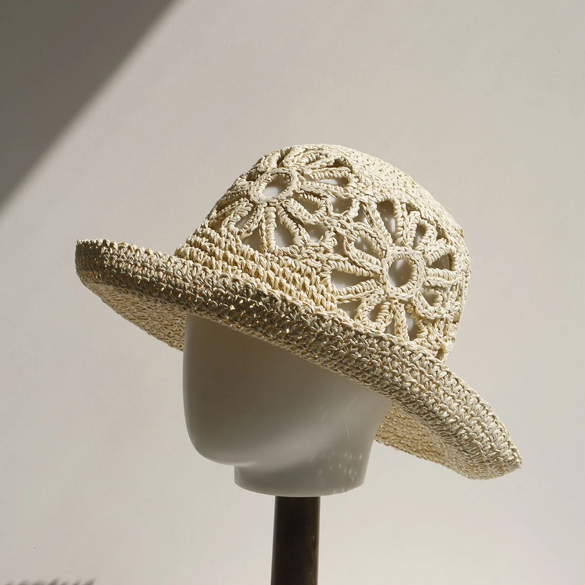 FASHION Blumen-Handarbeit, hochwertige, schlichte 2026 NEUE Sonnenhüte, flache Sommerhüte für Damen, Strand-Panama-Strohhüte, Korbhüte – Detail 9