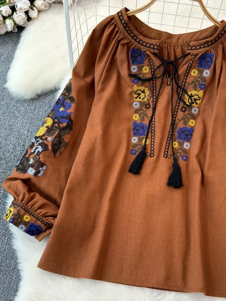 Primavera retro camisa bordada topo feminino rendas até borla solta lanterna mangas estilo étnico blusa feminina