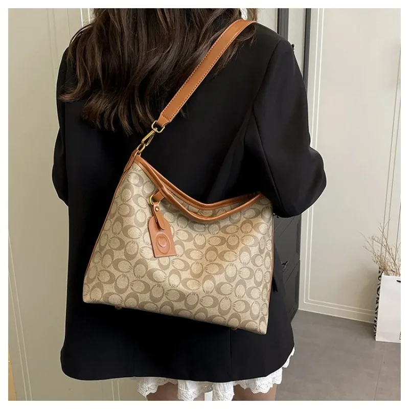 

Стильная женская сумка 2025, горячая распродажа, регулируемая сумка на плечо для женщин, универсальная работа с ретро-принтом