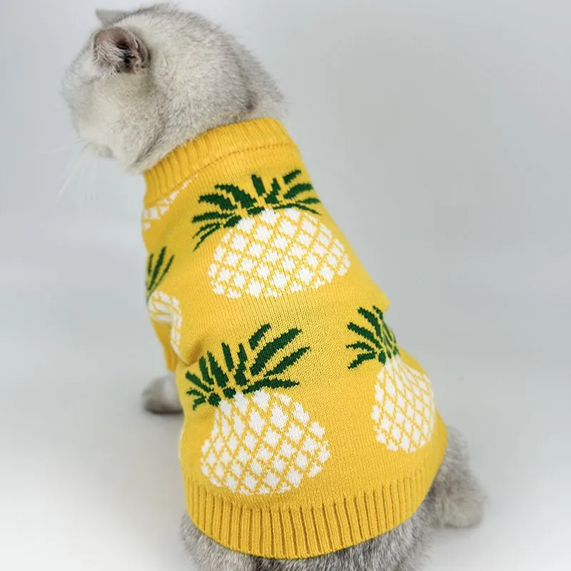 Factory cat clothes wholesale, dog trendy brand sweaters, cute pineapple printing, autumn and winter, Christmas pet clothes