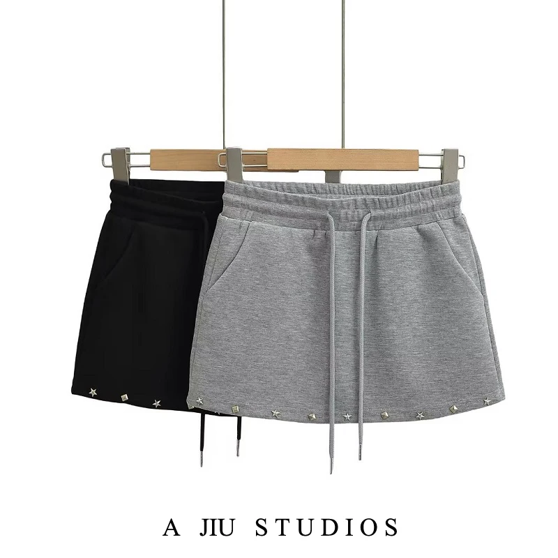 

Street Sle Punk Design f Skirt with Rivet Detail Elastic Waist Sports Sle ort Skirt for Women Summer 2025 Pure Color