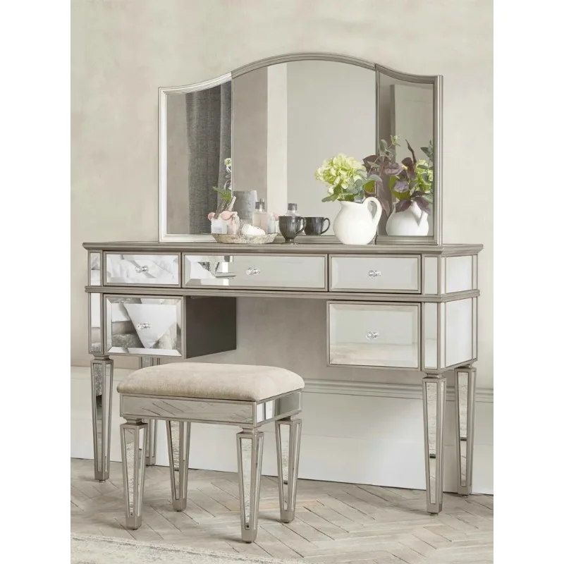 

Luxury solid wood dresser bedroom modern simple storage cabinet integrated small dresser table online celebrity advanced ins.