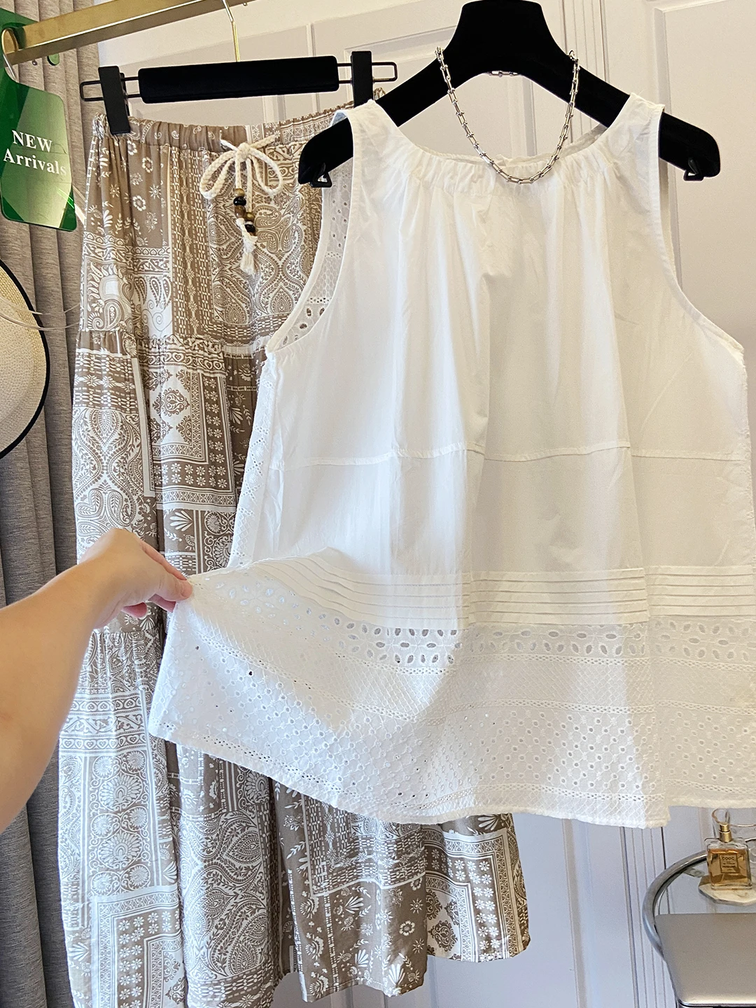 

Korean Sle Lace Hollow Embroidery Ne Hanging Svel irt Women Summer Design Ba Strap Ele Top Loose Fit round ...
