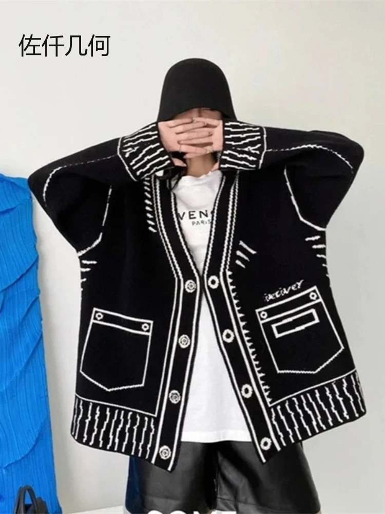 2026 الكتابة على الجدران سترة امرأة طويلة الأكمام فضفاضة سترة برقبة على شكل v الخريف/الشتاء الشارع الشهير محبوك المرأة بالأزرار Y2K معطف