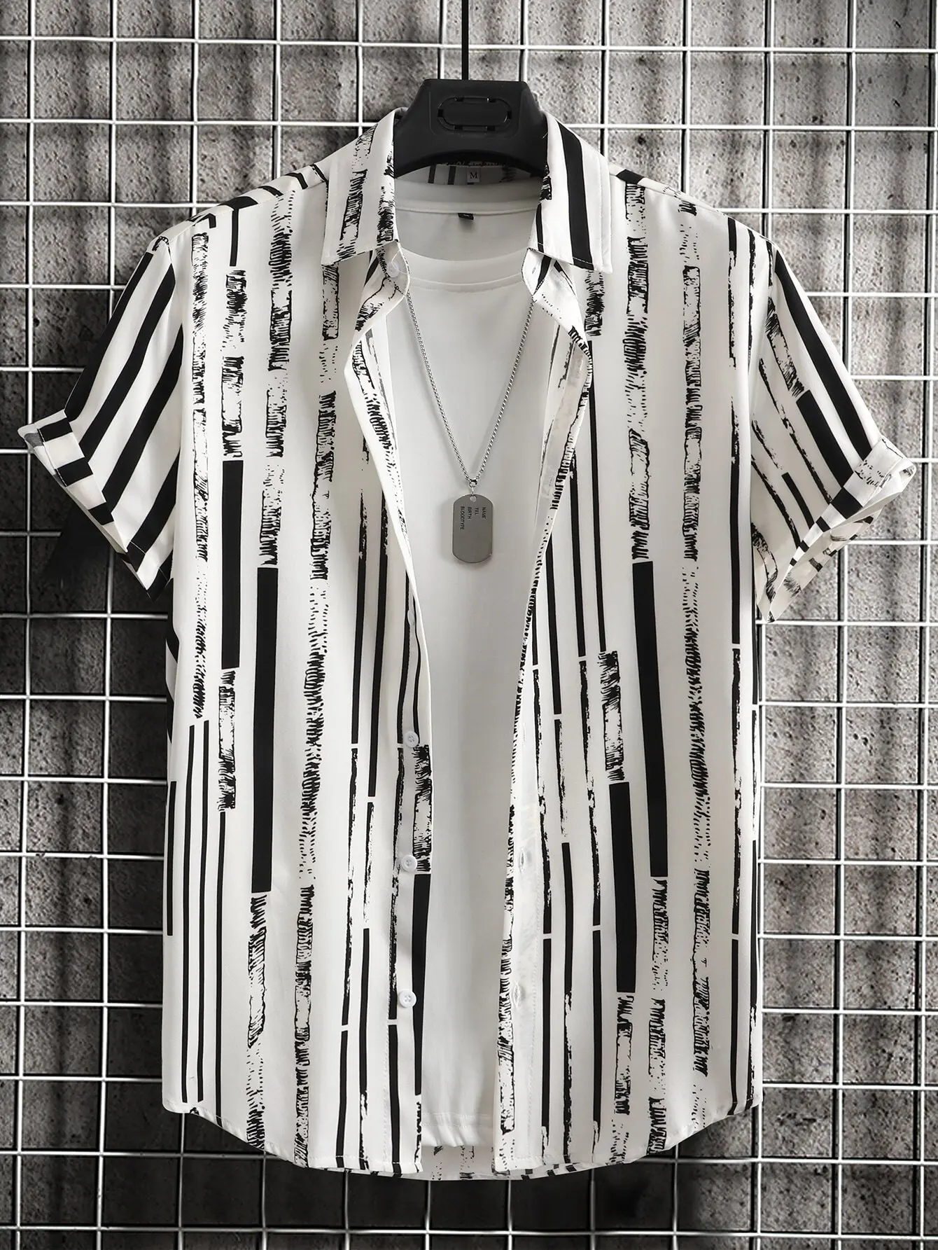 

Men's Short Sleeve Button-Up Shirt with Abstract Black Stripe Print, Casual Vacation Wear